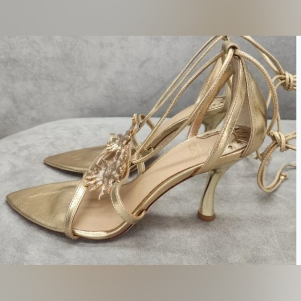 Gold Strappy Sandals 9.5 Metallic Boho Whimsical New - Picture 5 of 7